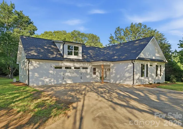 Photo 1 of Single family home for sale at 1491 Cedar Grv Rd, Clover, SC 29710 | MLS# 4341888 | Listing updated on 2026-09-10