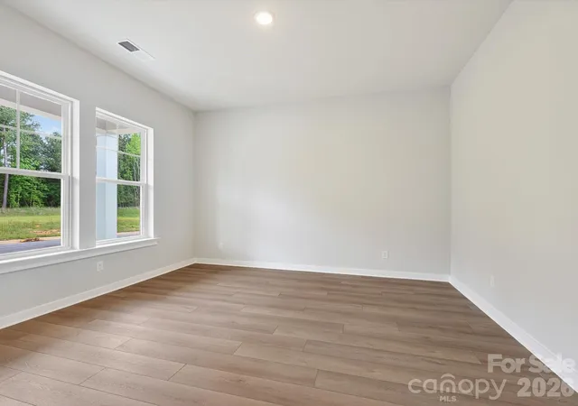 Photo 4 of Single family home for sale at 333 Portree St, Rock Hill, SC 29732 | MLS# 4342303 | Listing updated on 2026-10-29