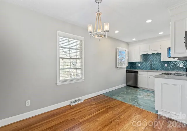 Photo 4 of Single family home for sale at 1717 Woodvalley Dr, Charlotte, NC 28216 | MLS# 4342546 | Listing updated on 2026-09-22