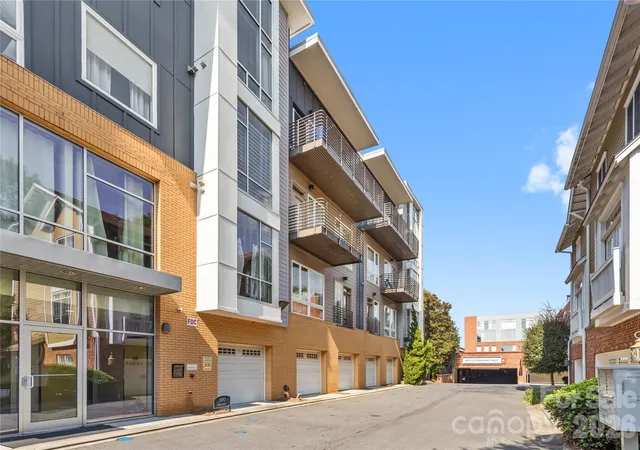 Listing Photo 1 - Condo for sale in building located at 300 Magnolia Ave, Charlotte, NC 28203 - Unit #202
