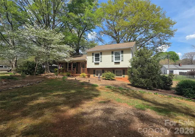 Photo 1 of Single family home for sale at 4709 Oakwood Cir, Gastonia, NC 28056 | MLS# 4343156 | Listing updated on 2026-09-28