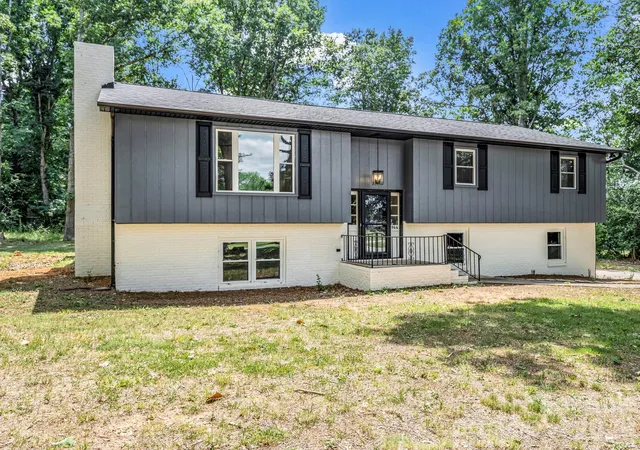 Single family home for sale at 944 Woodland Dr, Shelby, NC 28150 | MLS# 4344300