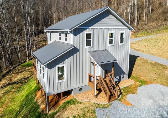 Photo 3 of Single family home for sale at 175 Trinity Dr, Sylva, NC 28779 | MLS# 4344630 | Listing updated on 2026-09-15
