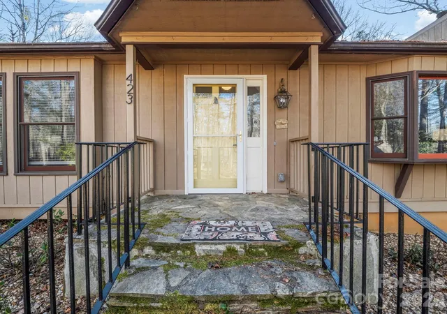 Photo 3 of Single family home for sale at 423 Mountain View Dr, Columbus, NC 28722 | MLS# 4345860 | Listing updated on 2026-10-07