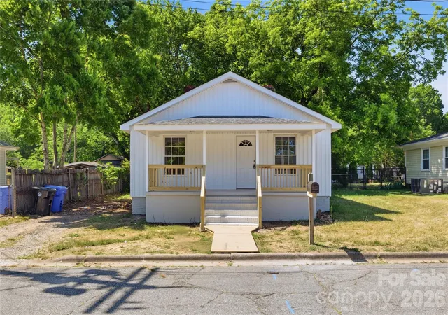 Photo 1 of Single family home for sale at 92 Spencer Ave, Mooresville, NC 28115 | MLS# 4345908 | Listing updated on 2026-09-10