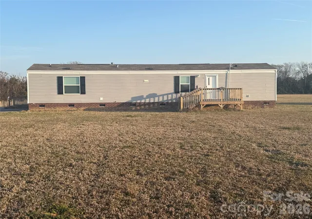 Photo 1 of Single family home for sale at 2100 E Main St, Bennettsville, SC 29512 | MLS# 4349439 | Listing updated on 2026-09-15