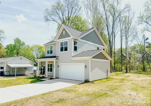 Photo 2 of Single family home for sale at 304 Woodside Dr, Harrisburg, NC 28075 | MLS# 4350580 | Listing updated on 2026-09-14