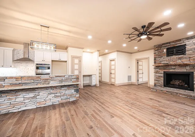 Photo 3 of Single family home for sale at 1610 Summerlin Pl, Newton, NC 28658 | MLS# 4352272 | Listing updated on 2026-09-10
