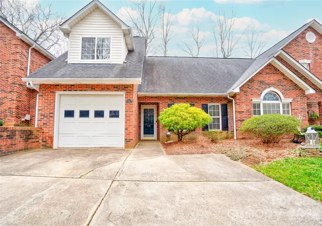 Townhouse for sale at 174 Columns Cir, Shelby, NC 28150 | MLS# 4353329
