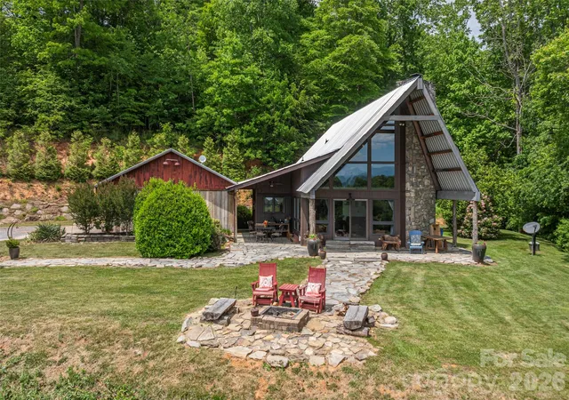 Photo 1 of Single family home for sale at 461 Ferguson Cvs Loop, Clyde, NC 28721 | MLS# 4354575 | Listing updated on 2026-09-26