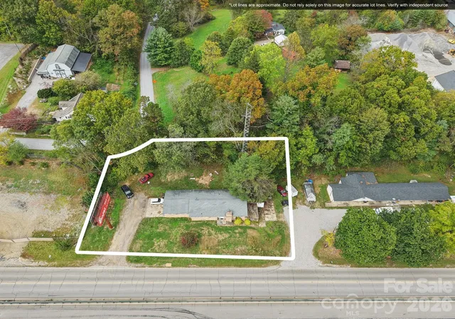 Photo 2 of Single family home for sale at 541 Paragon Pkwy, Clyde, NC | MLS# 4355226 | Listing updated on 2026-10-01