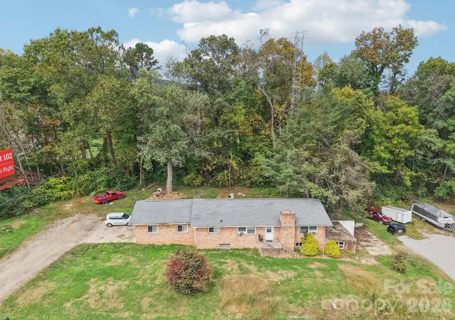 Photo 3 of Single family home for sale at 541 Paragon Pkwy, Clyde, NC | MLS# 4355226 | Listing updated on 2026-10-01