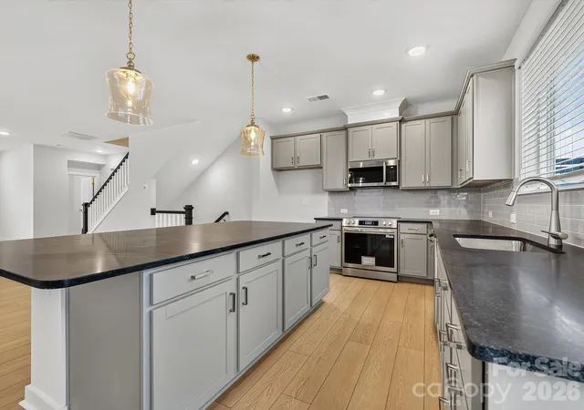 Photo 2 of Townhouse for sale at 1144 Bismuth Ln, Charlotte, NC 28211 | MLS# 4355308 | Listing updated on 2026-10-02