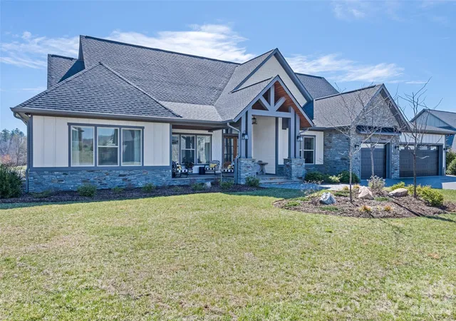 Photo 1 of Single family home for sale at 717 Daniel Cir Dr, Mills River, NC 28759 | MLS# 4355439 | Listing updated on 2026-09-27
