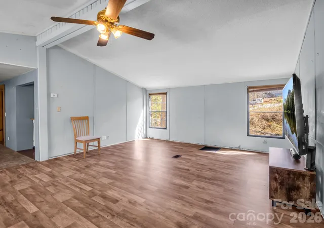Photo 3 of Sale Pending at 122 Hotel Hl Dr, Landrum, SC 29356 | MLS# 4356326 | Listing updated on 2026-09-11
