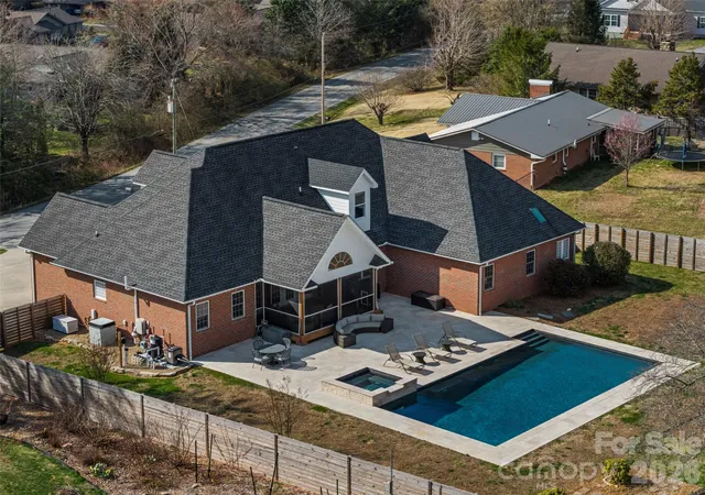 Photo 3 of Single family home for sale at 719 Neely Rd, Brevard, NC 28712 | MLS# 4356372 | Listing updated on 2026-09-11