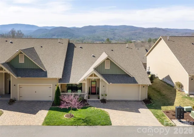 Townhouse for sale at 96 Copper Crk Ln, Hendersonville, NC 28739 | MLS# 4356746