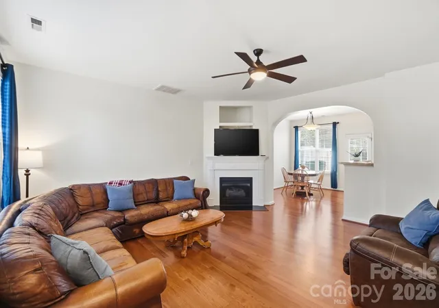 Listing Photo 4 - Condo for sale in building located at 8422 Chaceview Ct, Charlotte, NC 28269