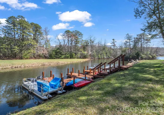 Photo 3 of Townhouse for sale at 45 Lakeside Villas Dr, Brevard, NC 28712 | MLS# 4358376 | Listing updated on 2026-10-01