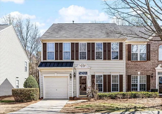 Photo 2 of Sale Pending at 2301 Whitford Ln, Charlotte, NC 28210 | MLS# 4358842 | Listing updated on 2026-09-15