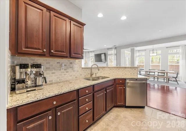 Photo 3 of Sale Pending at 2301 Whitford Ln, Charlotte, NC 28210 | MLS# 4358842 | Listing updated on 2026-09-15