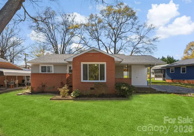 Photo 1 of Single family home for sale at 1213 E Park Dr, Gastonia, NC 28054 | MLS# 4359595 | Listing updated on 2026-09-14