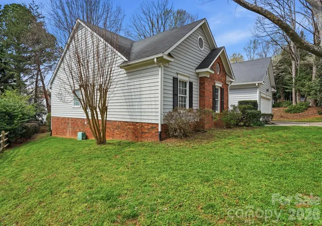 Photo 1 of Single family home for sale at 15733 Berryfield St, Huntersville, NC 28078 | MLS# 4359638 | Listing updated on 2026-10-01