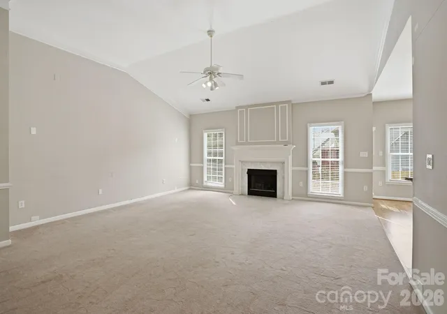 Photo 4 of Single family home for sale at 15733 Berryfield St, Huntersville, NC 28078 | MLS# 4359638 | Listing updated on 2026-10-01