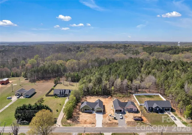 Photo 4 of Single family home for sale at 404 Jc Dellinger Rd, Cherryville, NC 28021 | MLS# 4359960 | Listing updated on 2026-09-29