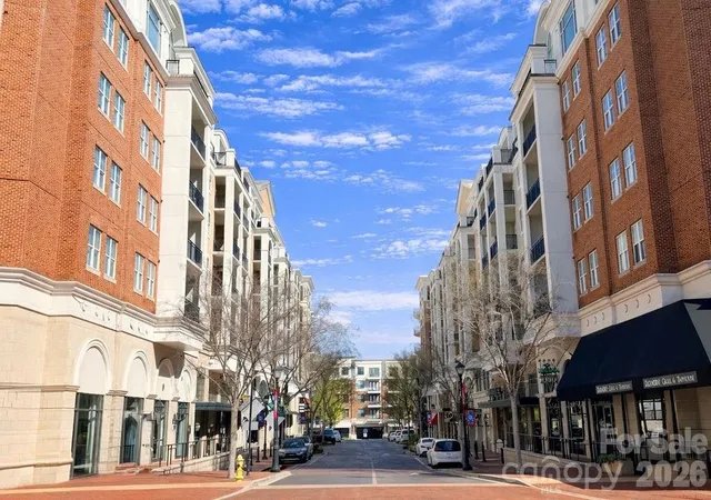 Listing Photo 1 - Condo for sale in building located at 4620 Piedmont Row Dr, Charlotte, NC 28210 - Unit #410