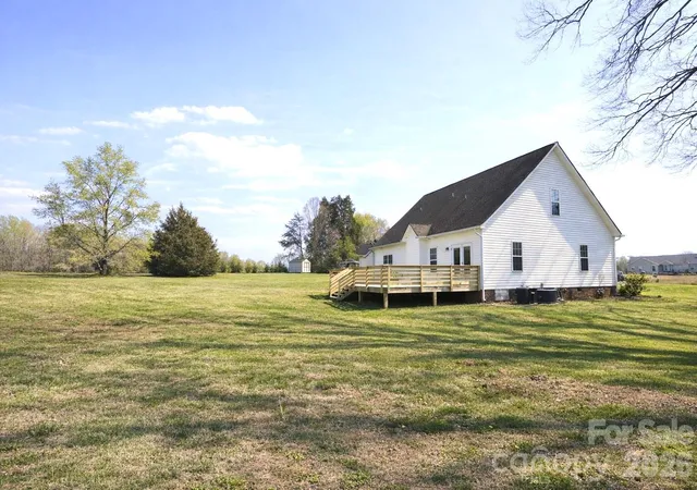 Photo 3 of Single family home for sale at 1045 Saxton Cir, Salisbury, NC 28147 | MLS# 4361546 | Listing updated on 2026-09-12