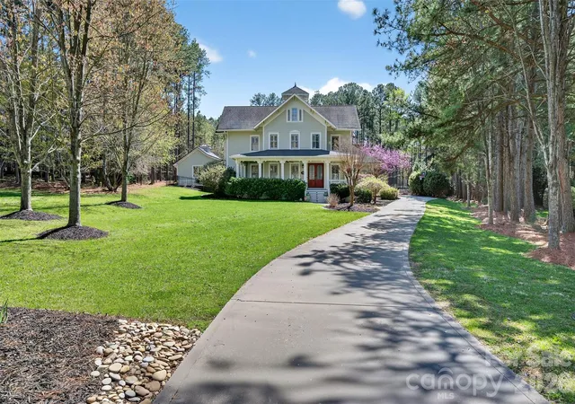Photo 1 of Single family home for sale at 137 Brockton Ln, Mooresville, NC 28117 | MLS# 4361731 | Listing updated on 2026-09-23