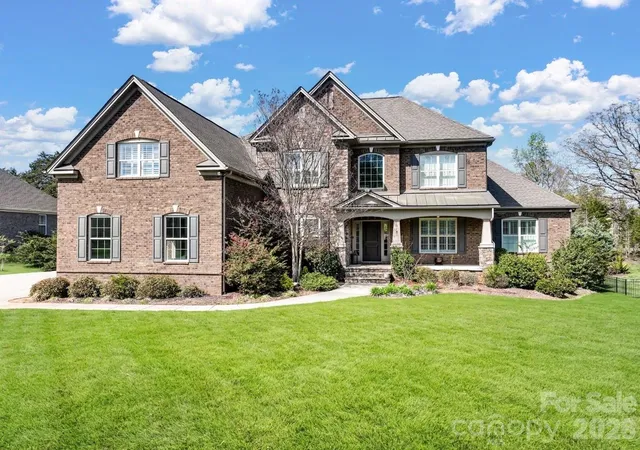 Photo 1 of Mansion for sale at 1015 Golden Bell Dr, Waxhaw, NC 28173 | MLS# 4361924 | Listing updated on 2026-09-20