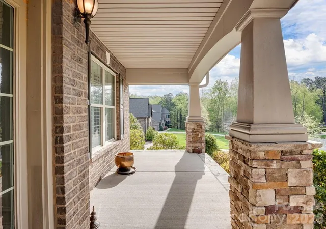 Photo 4 of Single family home for sale at 1015 Golden Bell Dr, Waxhaw, NC 28173 | MLS# 4361924 | Listing updated on 2026-09-20