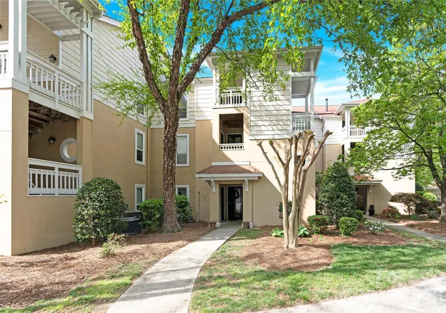 Photo 3 of Condo for sale at 18009 Kings Point Dr #F, Cornelius, NC 28031 | MLS# 4361984 | Listing updated on 2026-09-19