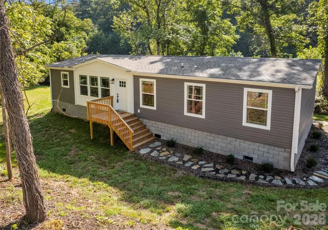 Photo 1 of Single family home for sale at 2095 Emmas Grv Rd, Fairview, NC 28730 | MLS# 4362108 | Listing updated on 2026-09-25