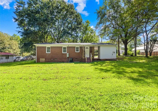 Photo 3 of Single family home for sale at 505 Mauney Ln, Shelby, NC 28150 | MLS# 4362330 | Listing updated on 2026-09-15