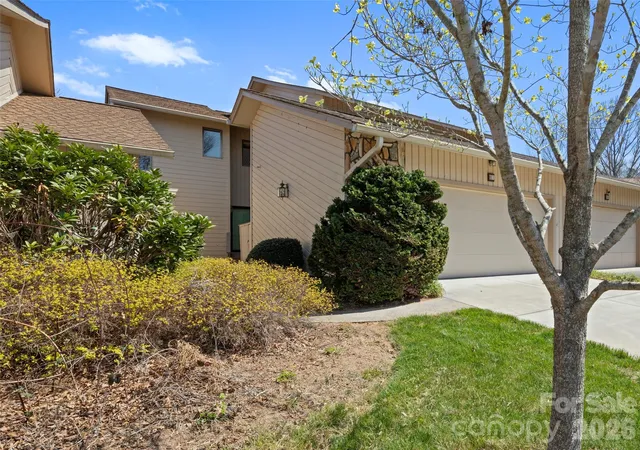 Photo 1 of Townhouse for sale at 110 Clubwood Ct, Asheville, NC 28803 | MLS# 4362640 | Listing updated on 2026-09-30
