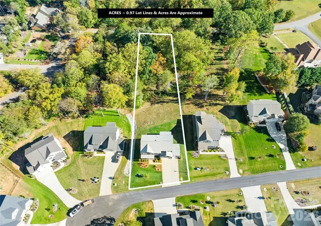 Photo 3 of Single family home for sale at 140 Dabbling Duck Cir, Mooresville, NC 28117 | MLS# 4363776 | Listing updated on 2026-09-15