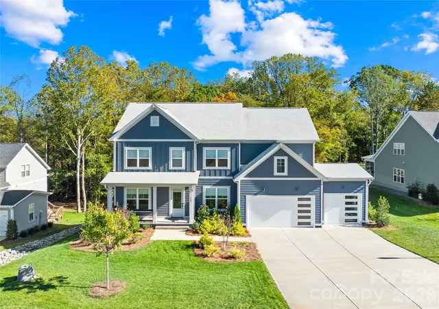 Photo 3 of Single family home for sale at 140 Dabbling Duck Cir, Mooresville, NC 28117 | MLS# 4363776 | Listing updated on 2026-09-15