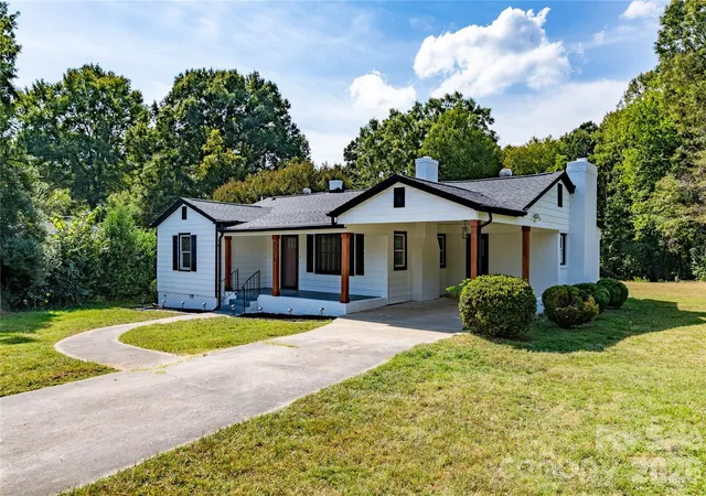 Photo 1 of Single family home for sale at 8000 Chapman St, Charlotte, NC 28216 | MLS# 4363829 | Listing updated on 2026-09-22