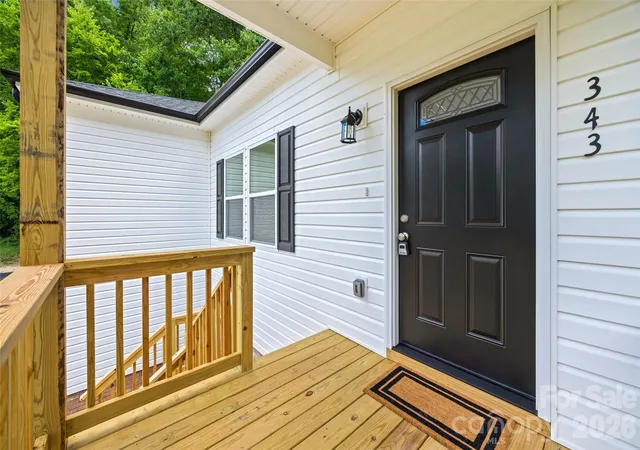 Photo 2 of Single family home for sale at 343 Oak St, York, SC 29745 | MLS# 4364078 | Listing updated on 2026-09-11