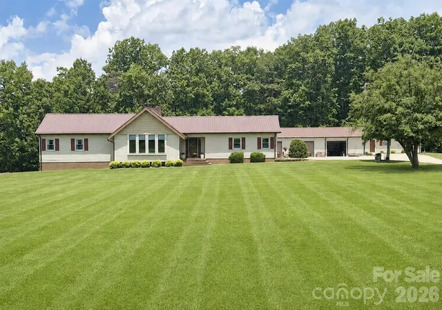 Photo 2 of Single family home for sale at 1368 Cajah Mountain Rd, Hudson, NC 28638 | MLS# 4364291 | Listing updated on 2026-10-08