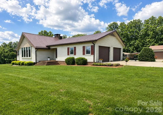 Photo 3 of Single family home for sale at 1368 Cajah Mountain Rd, Hudson, NC 28638 | MLS# 4364291 | Listing updated on 2026-10-08