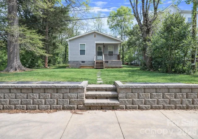 Photo 1 of Single family home for sale at 545 Gantt St, Mooresville, NC 28115 | MLS# 4364795 | Listing updated on 2026-09-11