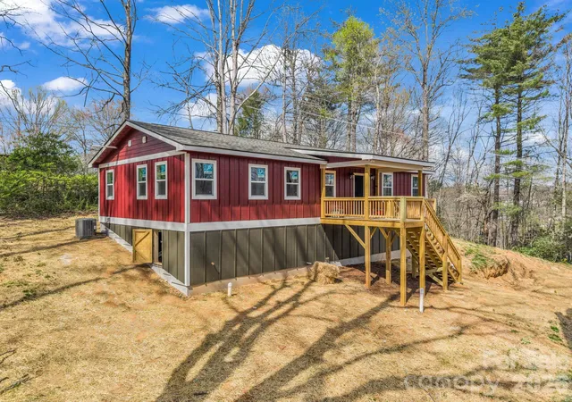 Photo 3 of Single family home for sale at 1458 Pickens Hwy, Rosman, NC 28772 | MLS# 4364854 | Listing updated on 2026-09-11