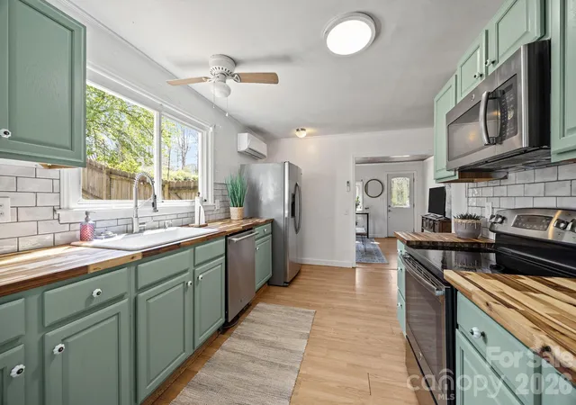 Photo 2 of Single family home for sale at 11 Log Cabin Trl, Candler, NC 28715 | MLS# 4364864 | Listing updated on 2026-09-12