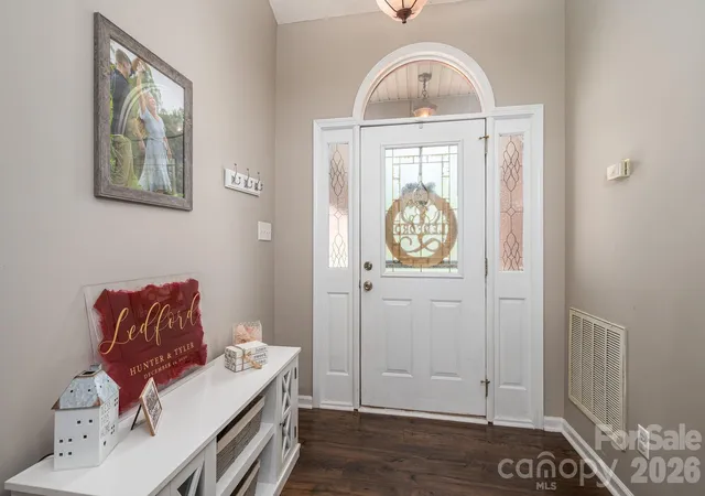 Photo 4 of Single family home for sale at 335 Cape Breton Trl, Gastonia, NC 28056 | MLS# 4366338 | Listing updated on 2026-10-05