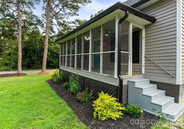 Photo 2 of Single family home for sale at 101 Fairview St, Clover, SC 29710 | MLS# 4366813 | Listing updated on 2026-09-16