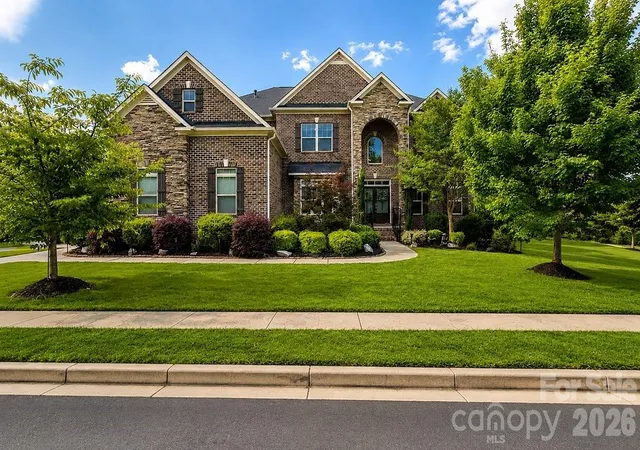 Photo 2 of Single family home for sale at 16032 Loch Raven Rd, Huntersville, NC 28078 | MLS# 4366839 | Listing updated on 2026-10-07